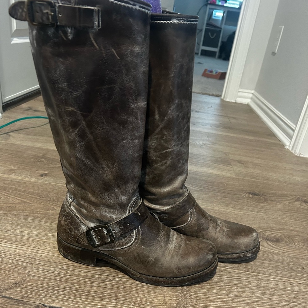 FRYE Veronica Distressed Boot - Size 8